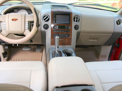 Used 2004 Ford F150 Lariat image 23