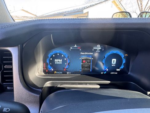 Used 2025 Ford Bronco Badlands image 14