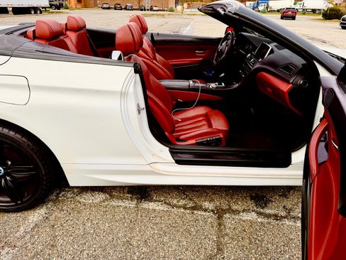Used 2013 BMW 650i xDrive Convertible image 10