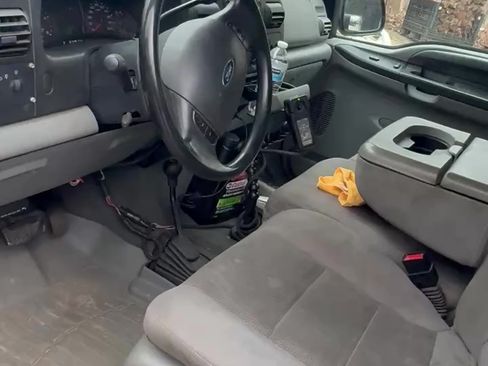 Used 2006 Ford F350 XL image 5