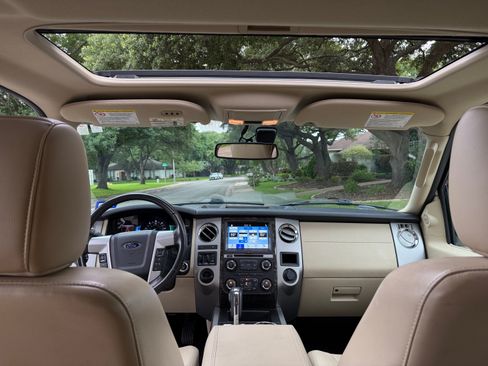 Used 2016 Ford Expedition Limited RWD image 12