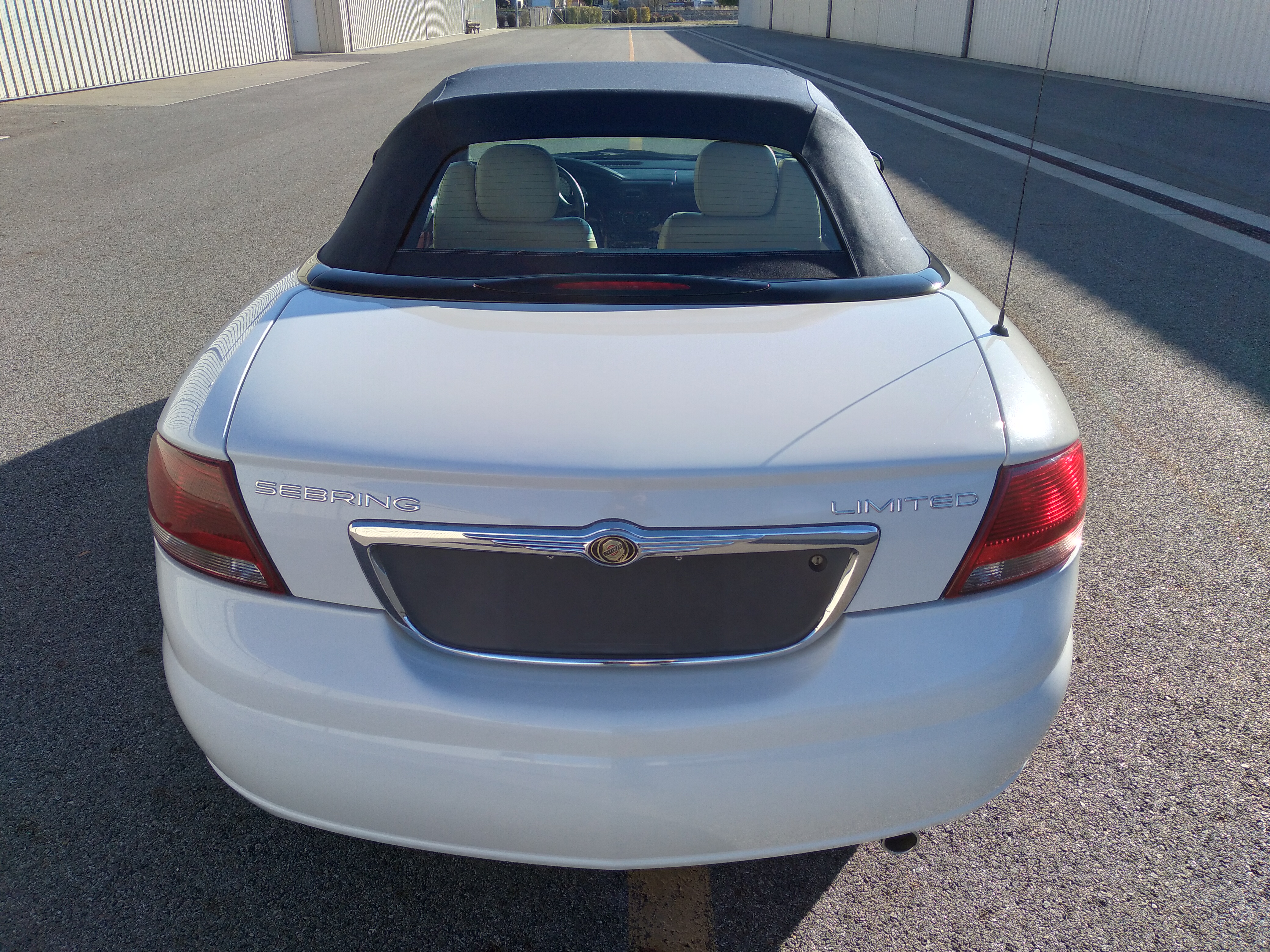 Used 2002 Chrysler Sebring Limited FWD image 18