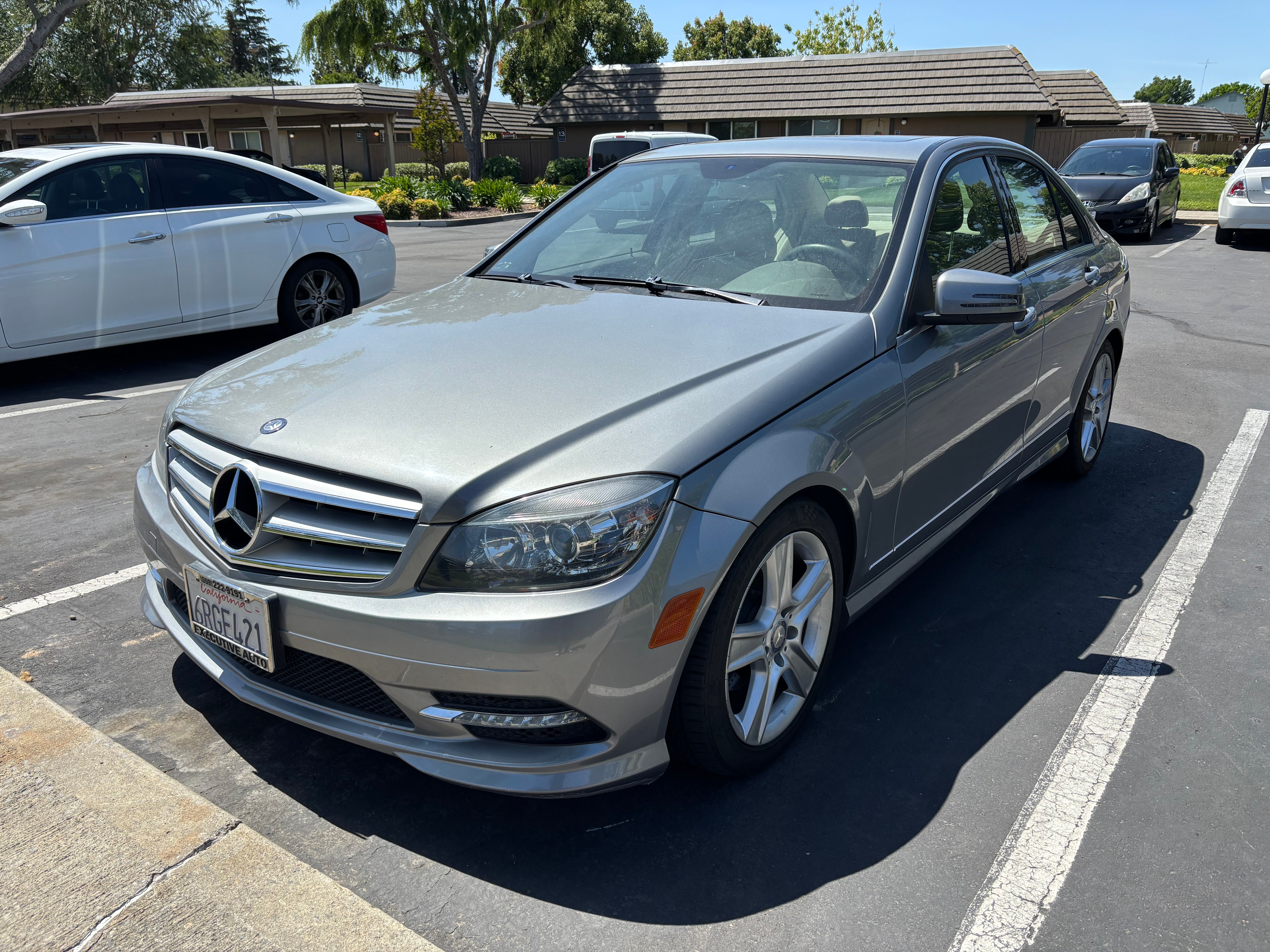 Used 2011 Mercedes-Benz C 300 Sedan image 4