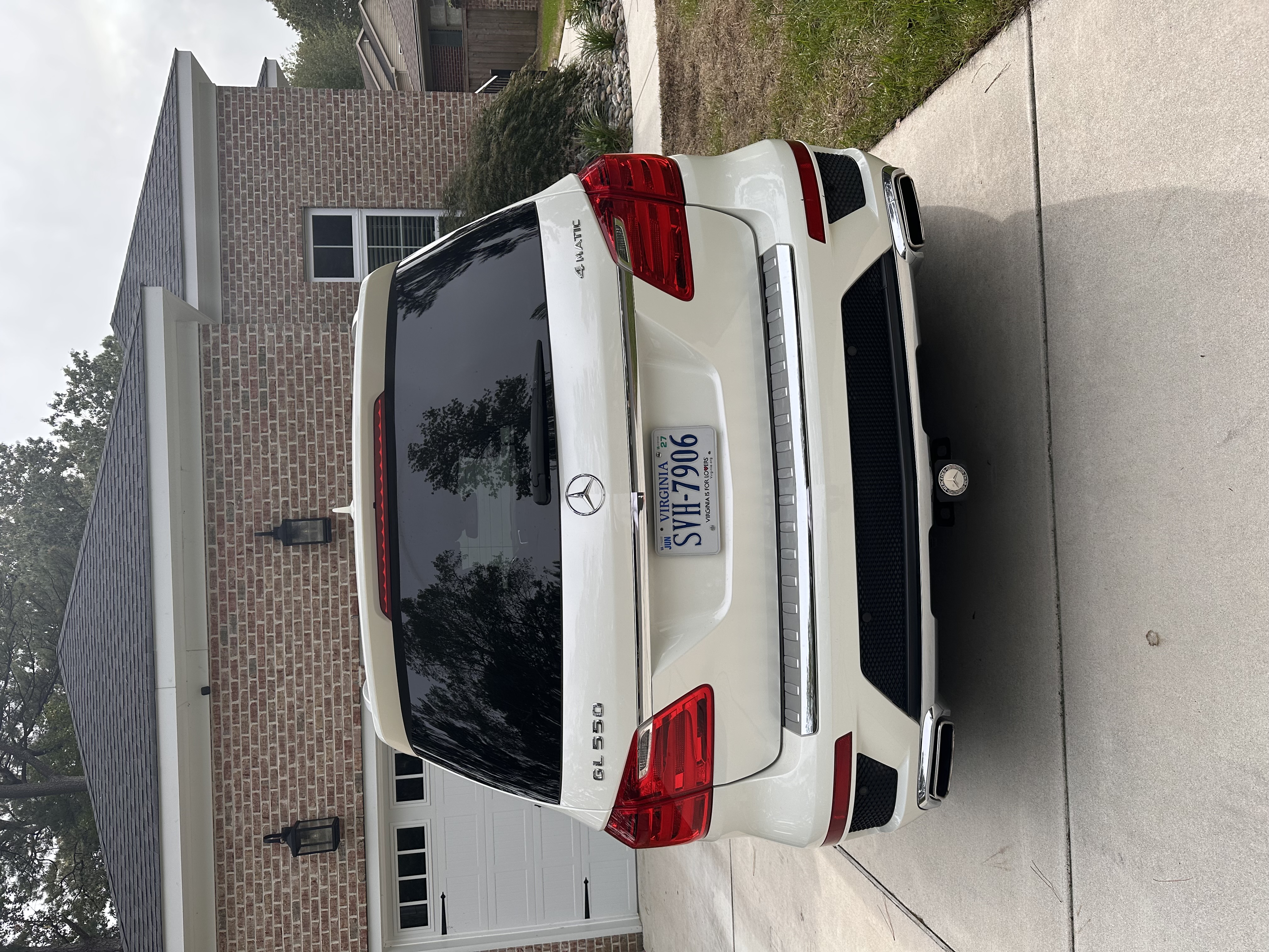 Used 2015 Mercedes-Benz GL 550 4MATIC image 12