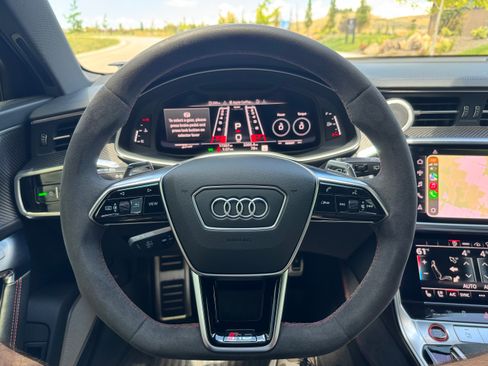 Used 2022 Audi RS 6 AWD/4WD image 18