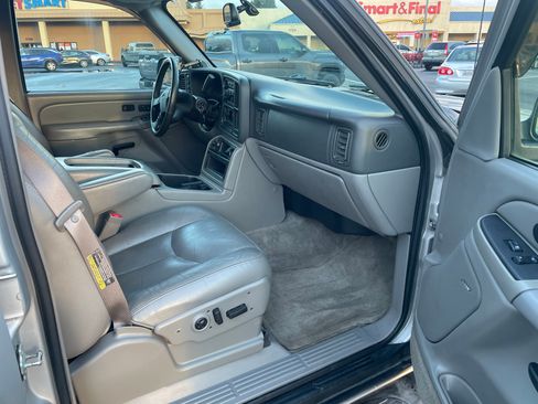 Used 2004 GMC Yukon SLT w/ 1SD Preferred Equipment Group image 6