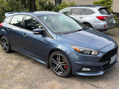 Used 2018 Ford Focus ST w/ Equipment Group 402A image 4