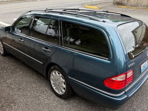 Used 1999 Mercedes-Benz E 320 4MATIC Wagon image 4