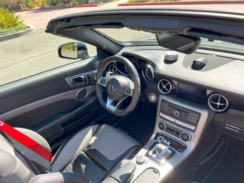 Used 2019 Mercedes-Benz SLC 43 AMG image 17
