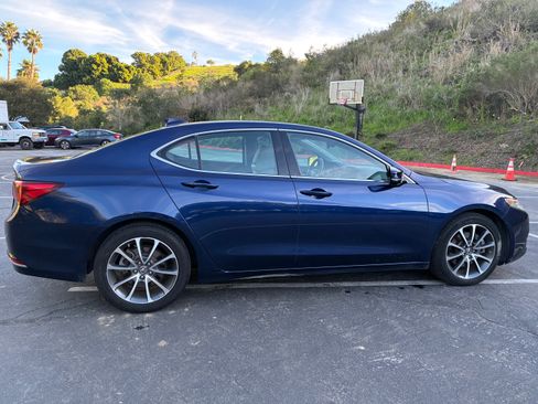 Used 2015 Acura TLX V6 w/ Technology Package image 2