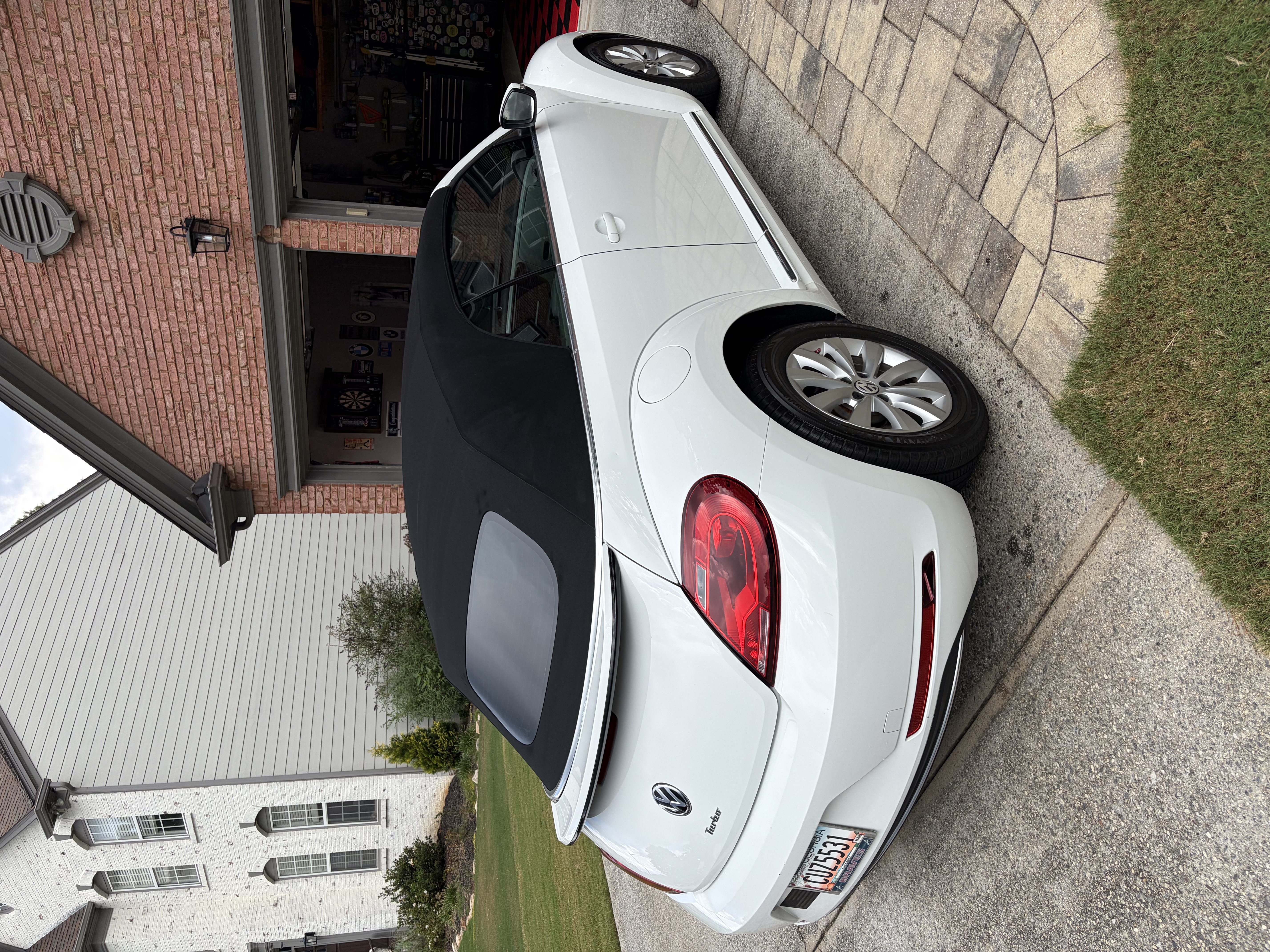 Used 2018 Volkswagen Beetle 2.0T SE FWD image 4