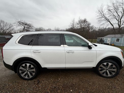 Used 2020 Kia Telluride S w/ S 8 Passenger Seating Package image 1