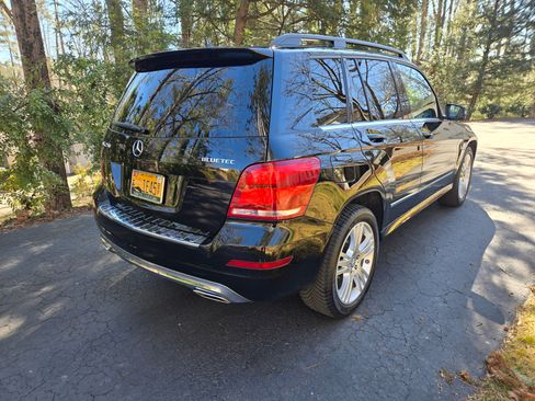 Used 2015 Mercedes-Benz GLK 250 BlueTEC 4MATIC image 5