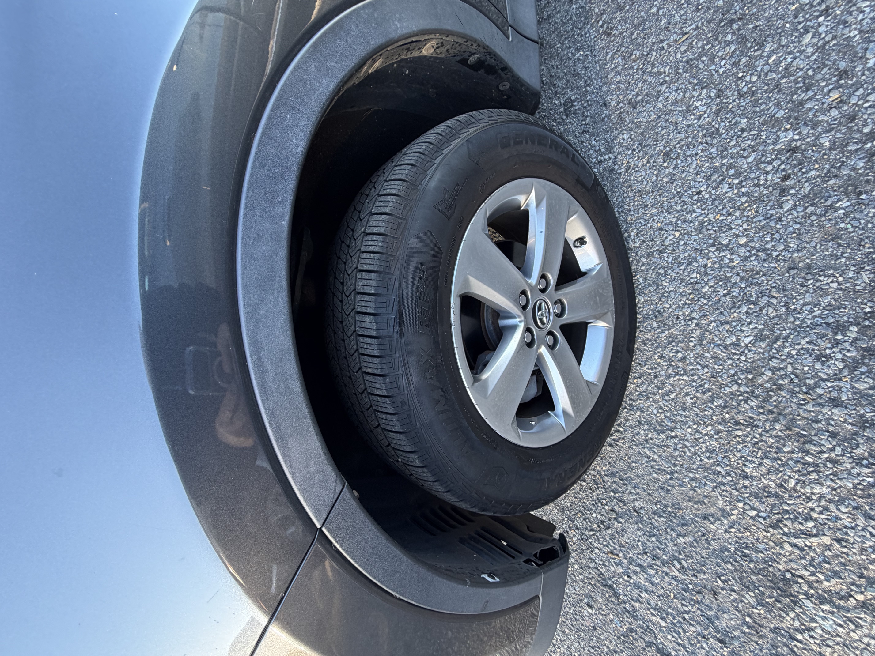 Used 2015 Toyota RAV4 XLE FWD image 5