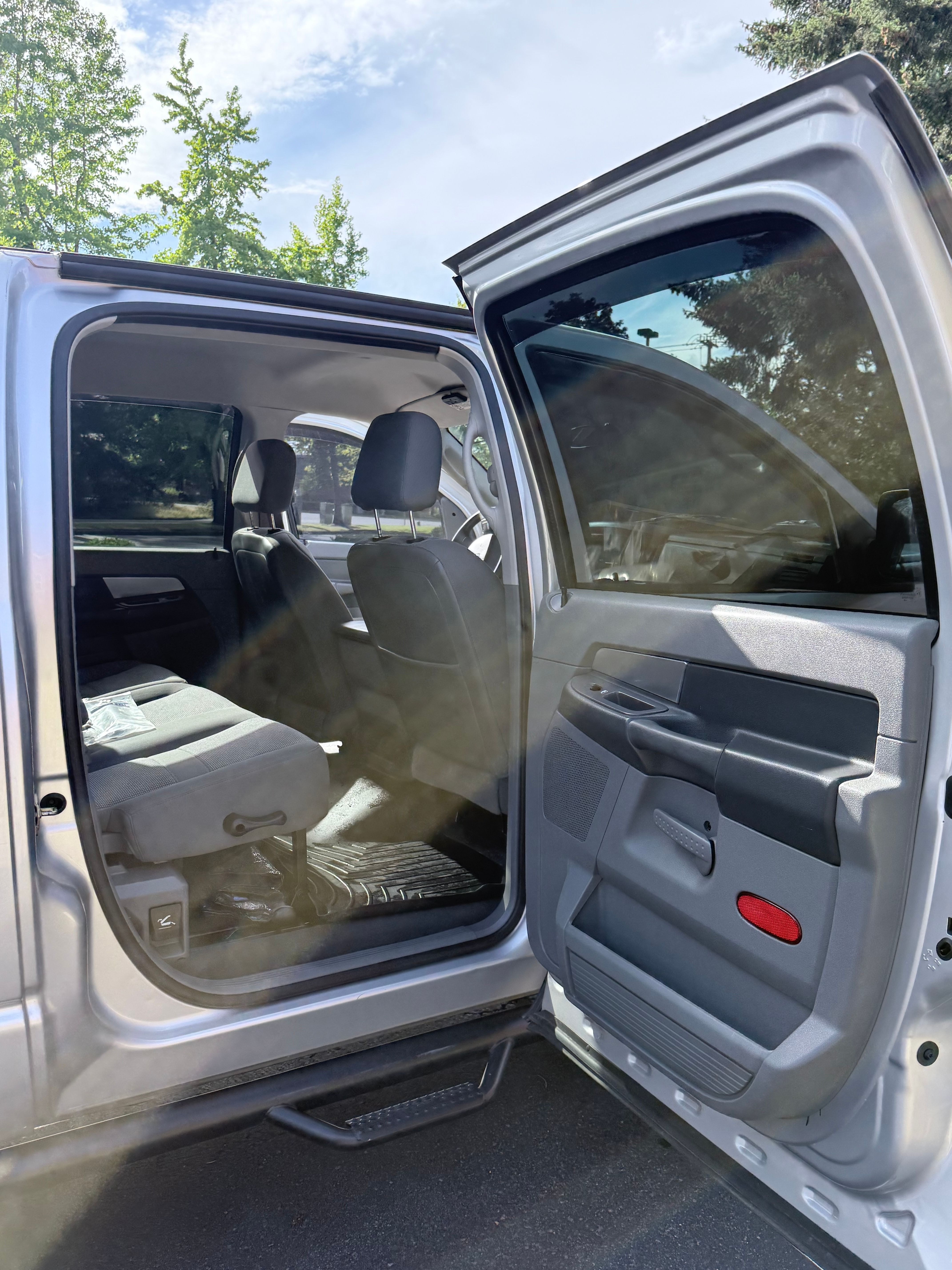 Used 2007 Dodge Ram 3500 Truck SLT w/ Light Group AWD/4WD image 14