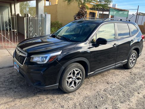 Used 2019 Subaru Forester Premium image 1