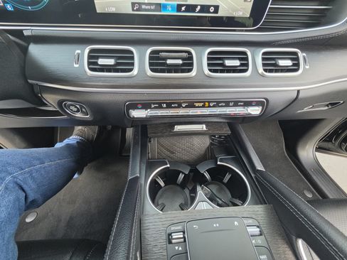 Used 2021 Mercedes-Benz GLS 450 4MATIC image 24