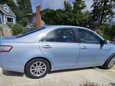 Used 2011 Toyota Camry Hybrid w/ Upgrade Pkg FWD image 8