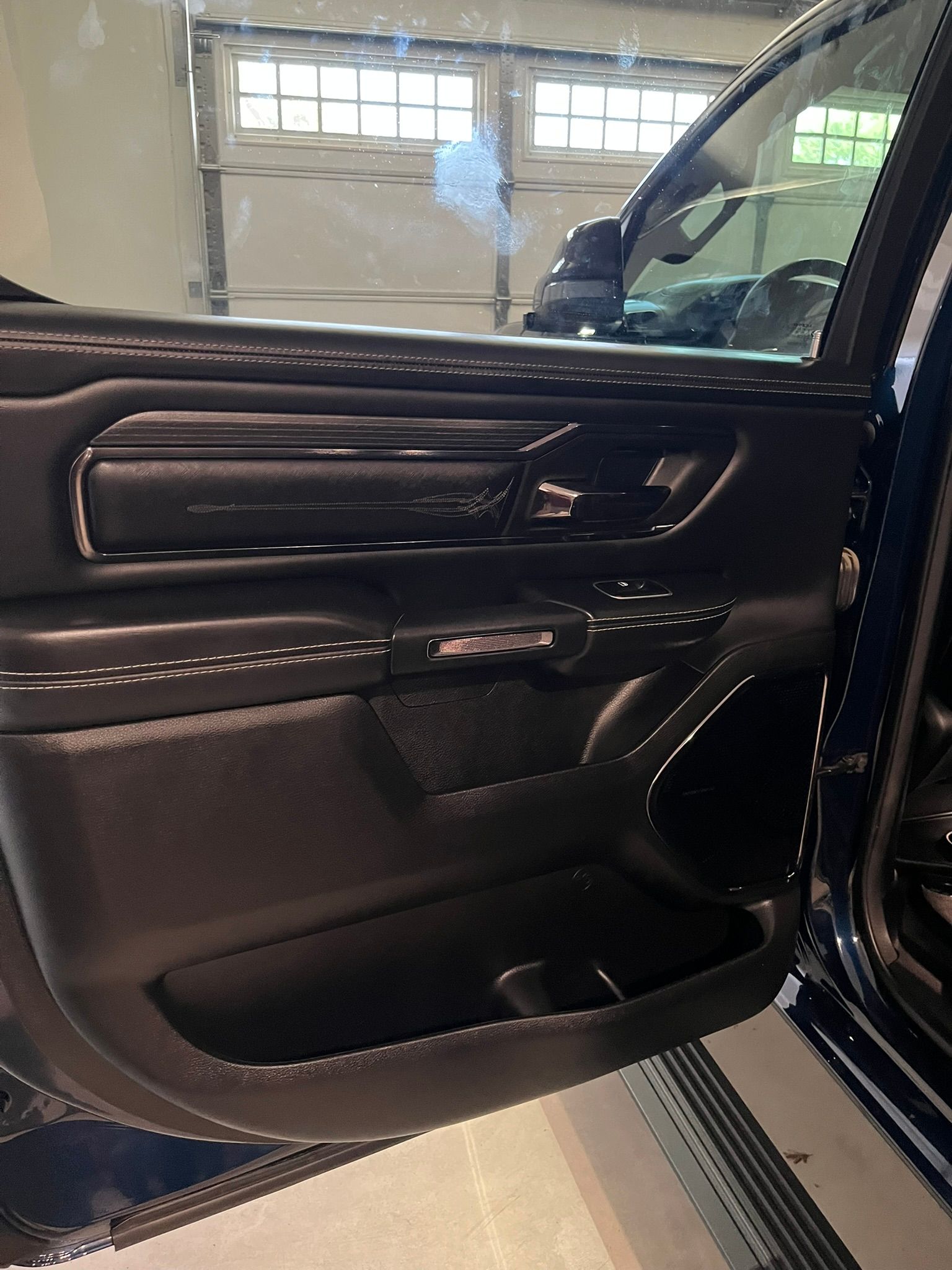 Used 2023 RAM 1500 Limited AWD/4WD image 21