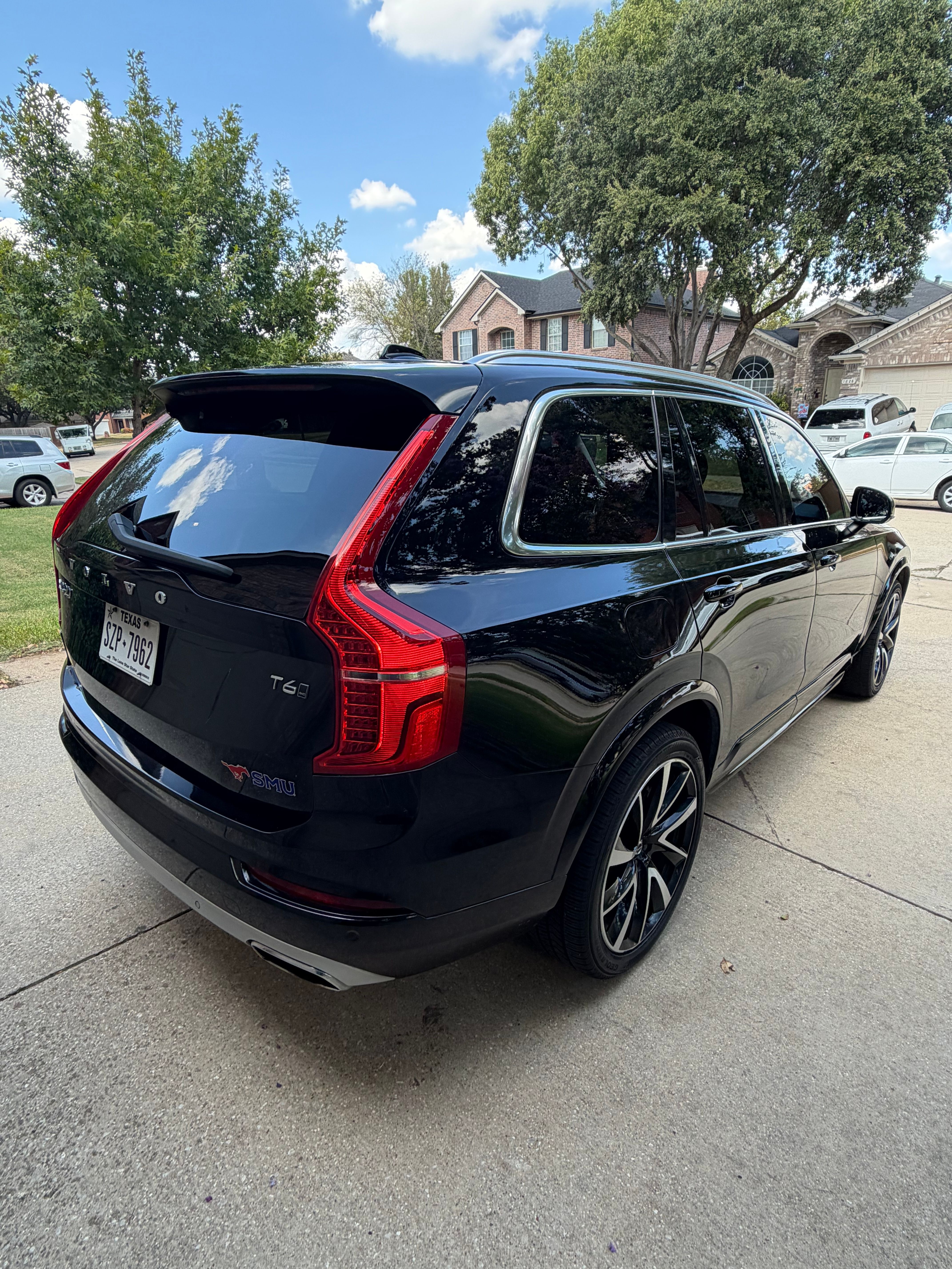 Used 2020 Volvo XC90 T6 Momentum w/ Protection Package AWD/4WD image 8