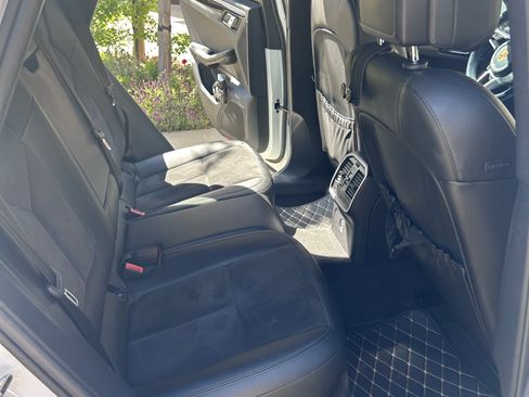 Used 2020 Porsche Macan image 13