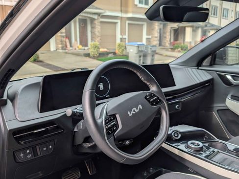 Used 2022 Kia EV6 GT-Line w/ GT-Line Suede Seat Package image 12