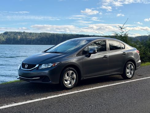 Used 2013 Honda Civic LX image 2