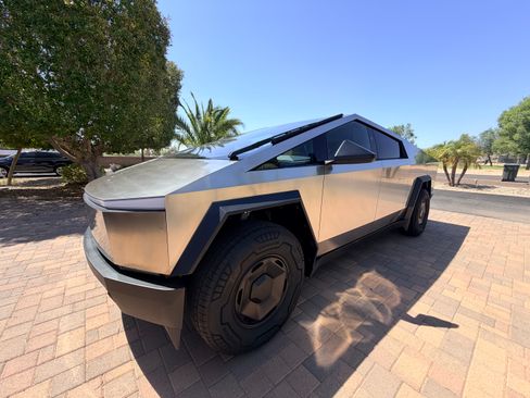 Used 2026 Tesla Cybertruck AWD Crew Cab image 13
