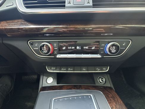 Used 2018 Audi Q5 2.0T Premium Plus w/ Premium Plus Package AWD/4WD image 18