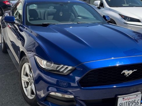 Used 2015 Ford Mustang Coupe RWD image 14