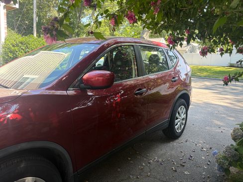 Used 2016 Nissan Rogue S AWD/4WD image 4