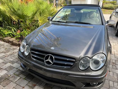 Used 2009 Mercedes-Benz CLK 550 Cabriolet image 1