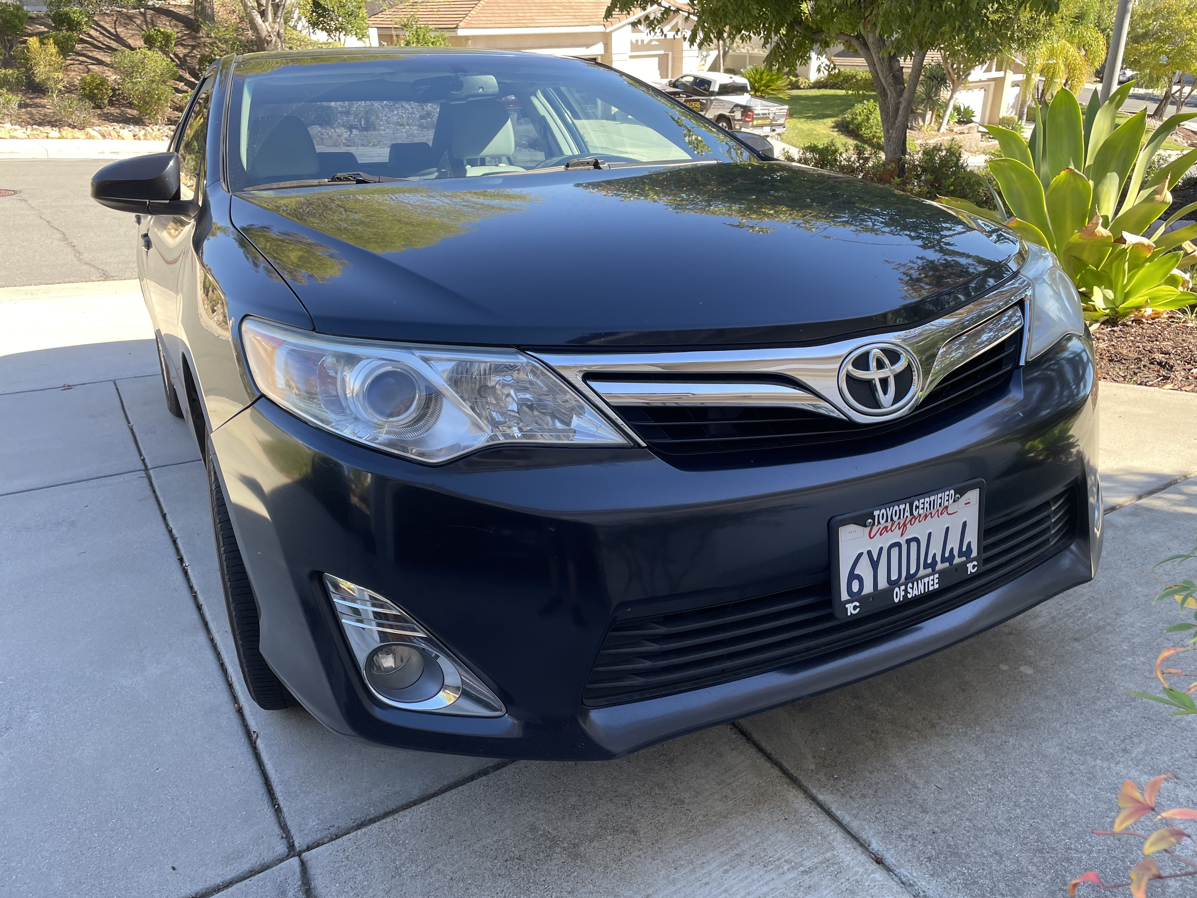 Used 2012 Toyota Camry XLE FWD image 1