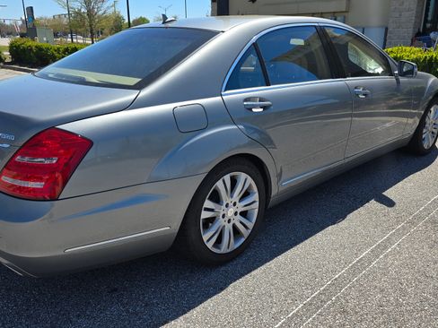 Used 2010 Mercedes-Benz S 400 image 4