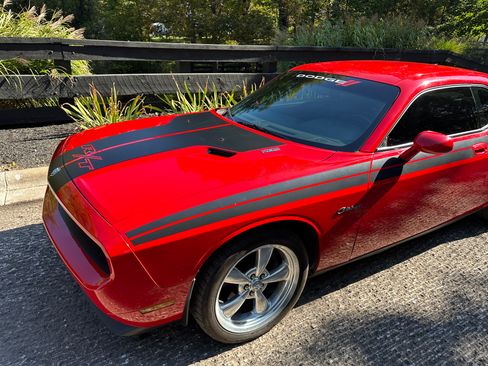 Used 2010 Dodge Challenger R/T image 5