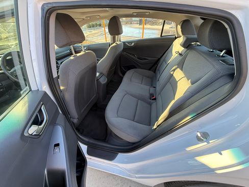Used 2022 Hyundai Ioniq SEL image 11