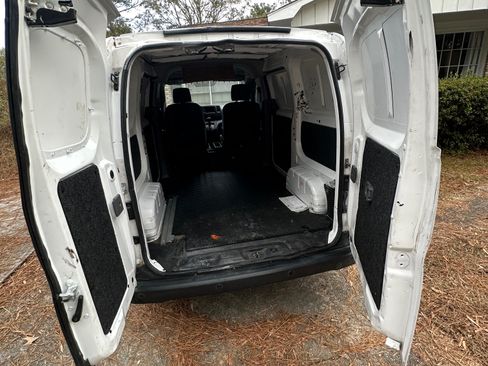 Used 2020 Nissan NV200 S image 10
