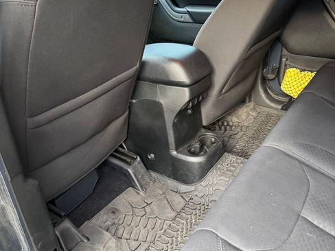 Used 2017 Jeep Wrangler Unlimited Sport image 15