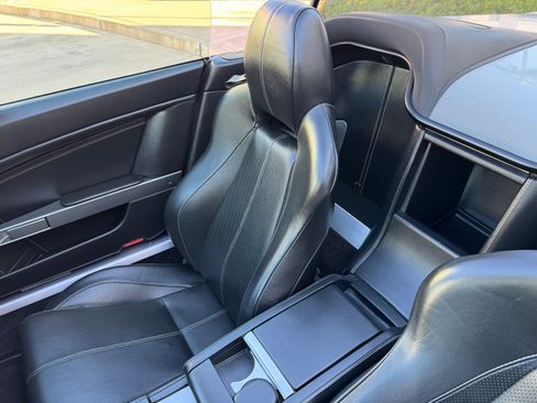 Used 2013 Aston Martin V8 Vantage Roadster image 24