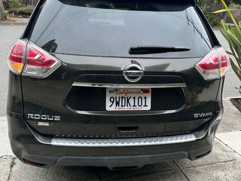 Used 2015 Nissan Rogue SV w/ SV Premium Package AWD/4WD image 5
