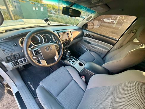 Used 2013 Toyota Tacoma PreRunner w/ TRD Sport Pkg RWD image 9