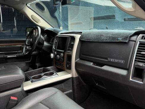 Used 2014 RAM 1500 Laramie w/ Convenience Group image 9