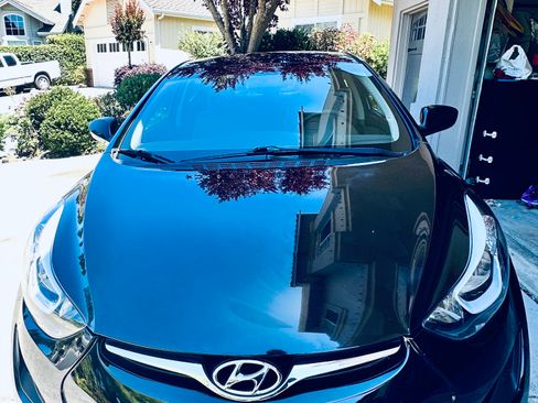 Used 2015 Hyundai Elantra SE FWD image 2