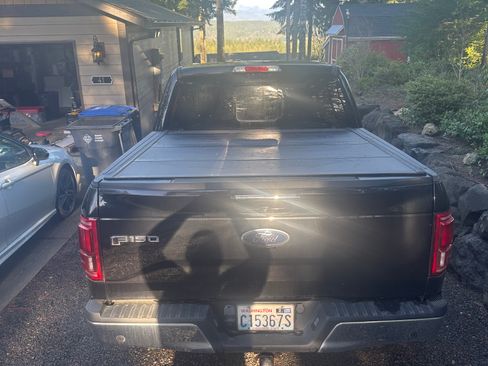 Used 2017 Ford F150 Lariat w/ Equipment Group 502A Luxury image 6