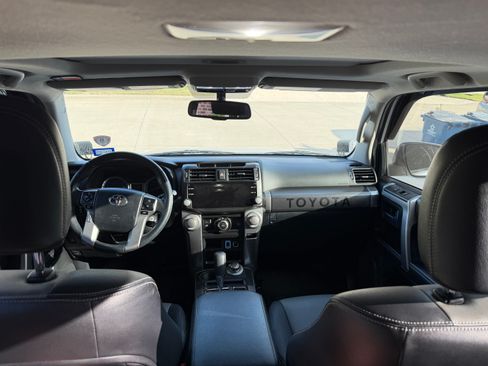Used 2017 Toyota 4Runner SR5 Premium AWD/4WD image 13