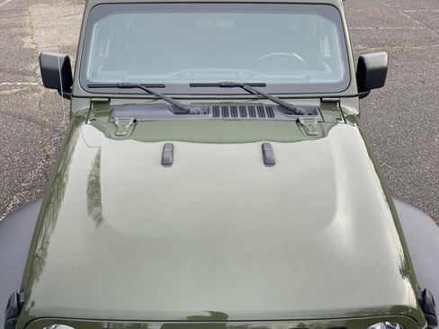 Used 2021 Jeep Wrangler Sport image 8