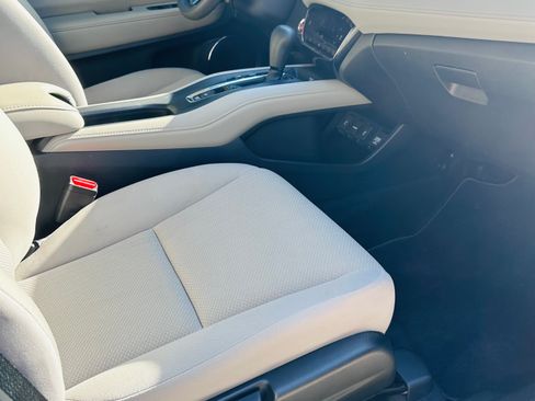 Used 2016 Honda HR-V EX image 4