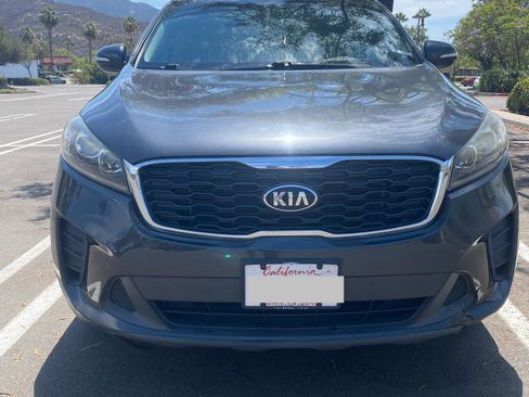 Used 2019 Kia Sorento FWD image 11