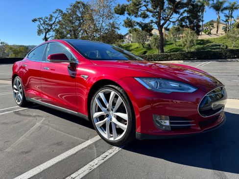 Used 2013 Tesla Model S Performance image 6