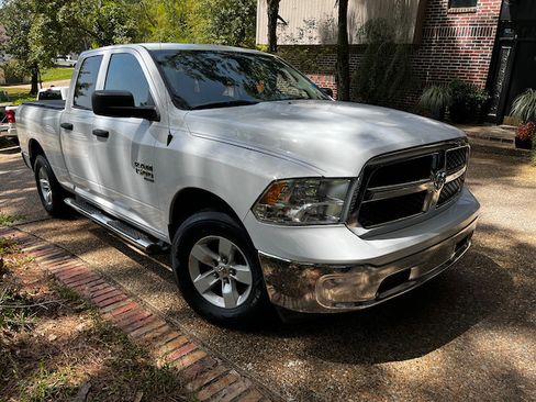 Used 2019 RAM 1500 Tradesman w/ Chrome Plus Package RWD image 16